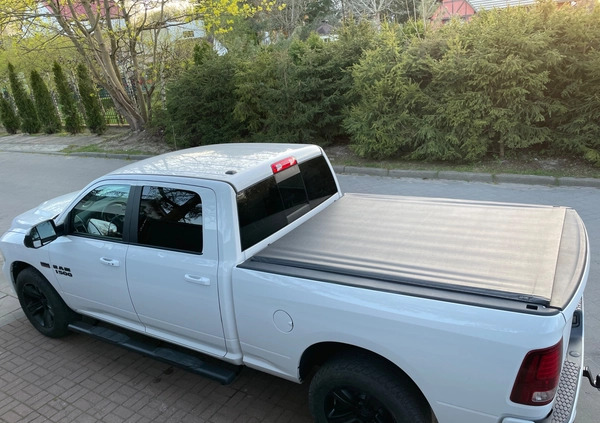 Dodge RAM cena 125000 przebieg: 145000, rok produkcji 2016 z Skarżysko-Kamienna małe 137